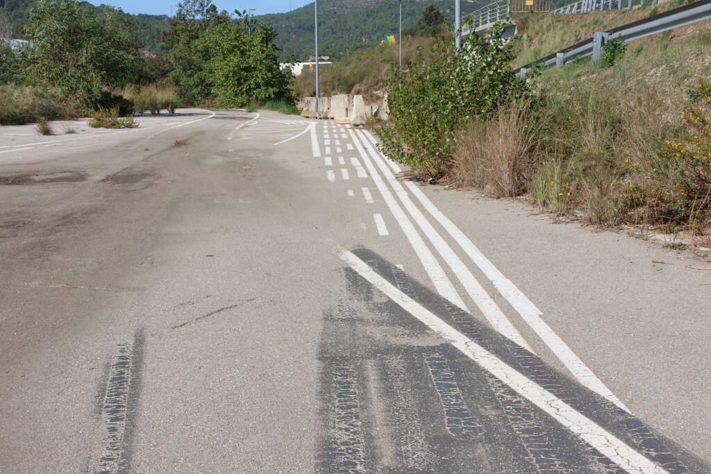 This piece of the old road has been used by the marking painters for training.