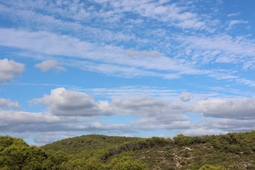 Fresh air, scattered clouds …
