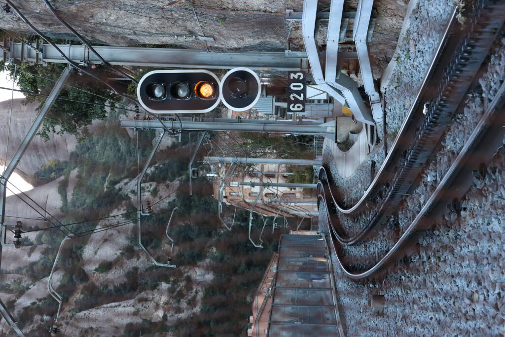 A cog railway rides uphill as well. That's why I met nobody in my direction. And only 5 people opposite.