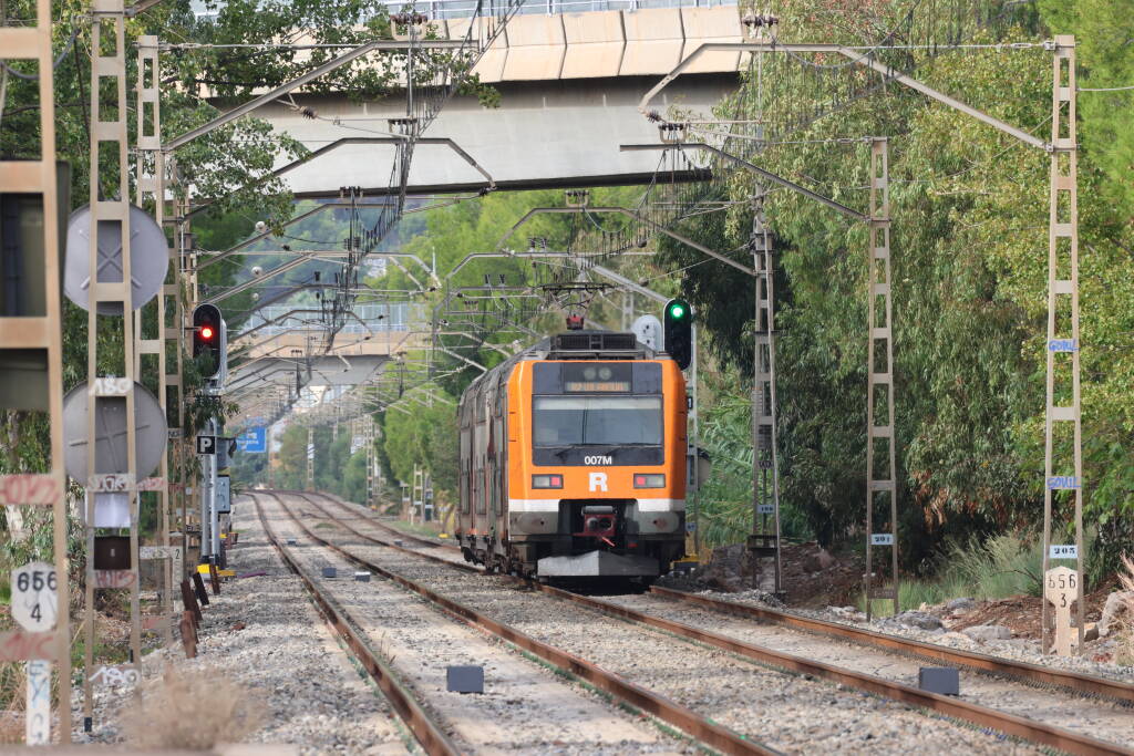 Double-decker class 450 as a local train to Vilanova i la Geltrú, line S2.