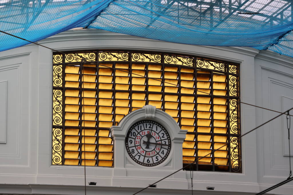 Barcelona, Estació de França. Historically important station, with express connections to France. Nowadays only suburban trains.