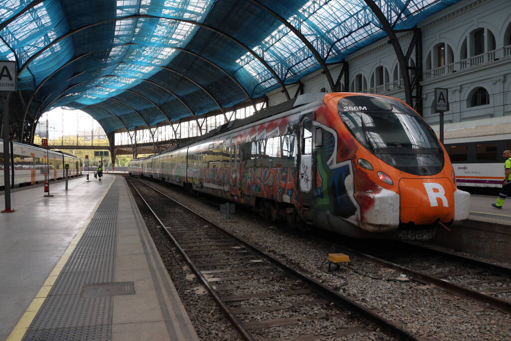 The whole station is on a curve and on top of that with two curved roofs.
