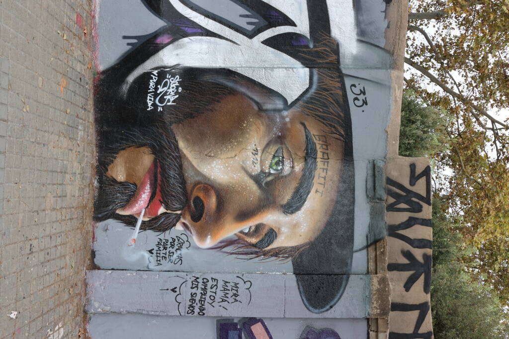 Spraying e.g. the facial hair must have taken unimaginably long time.