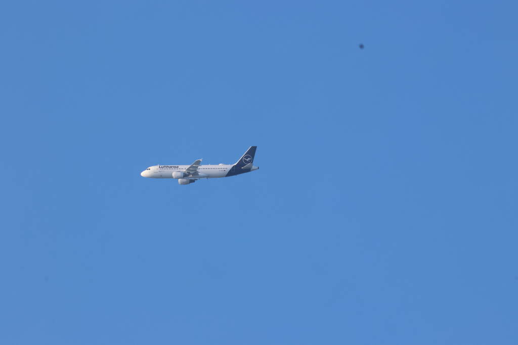 Airbus A320 D-AIZE from Praha to Frankfurt