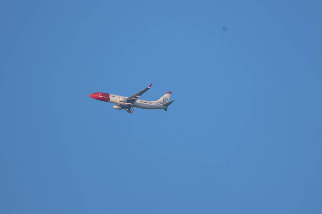 Boeing 737 SE-RRJ with Jens Moe portrait, from Praha to København