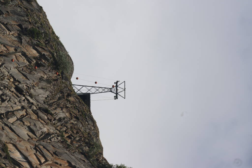 Next day, I boarded a train to Zermatt but got off the train in Sankt Niklaus. This is a second support of a private cable car to Sparren.
