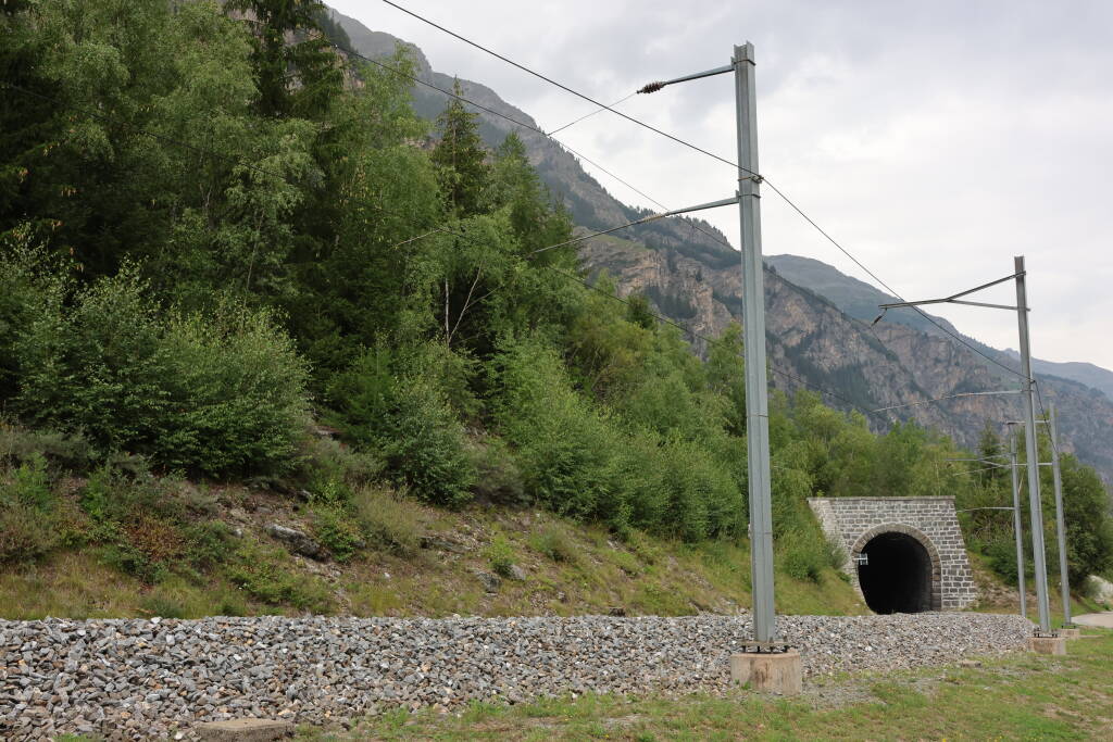 This tunnel goes under the creek.