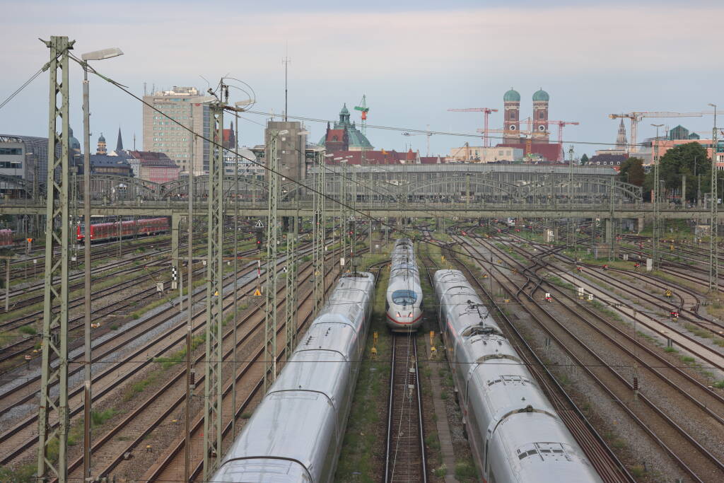 München HBf and stored ICE trains.