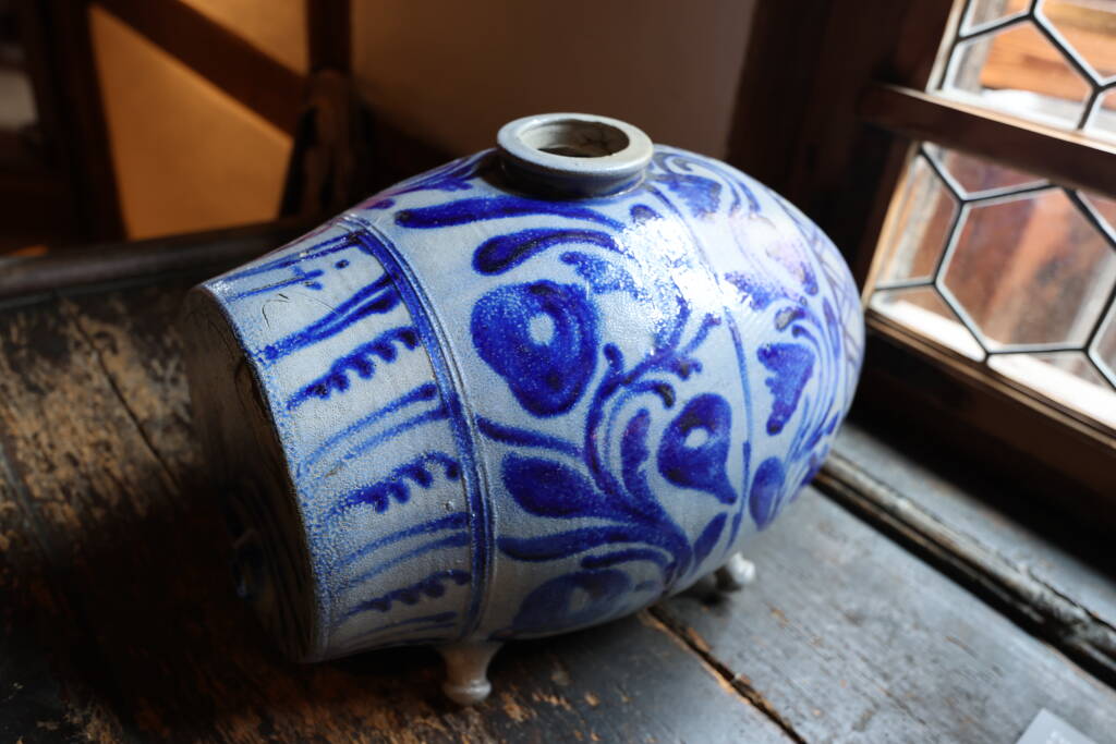A stoneware vinegar barrel (!), probably fired in one piece?