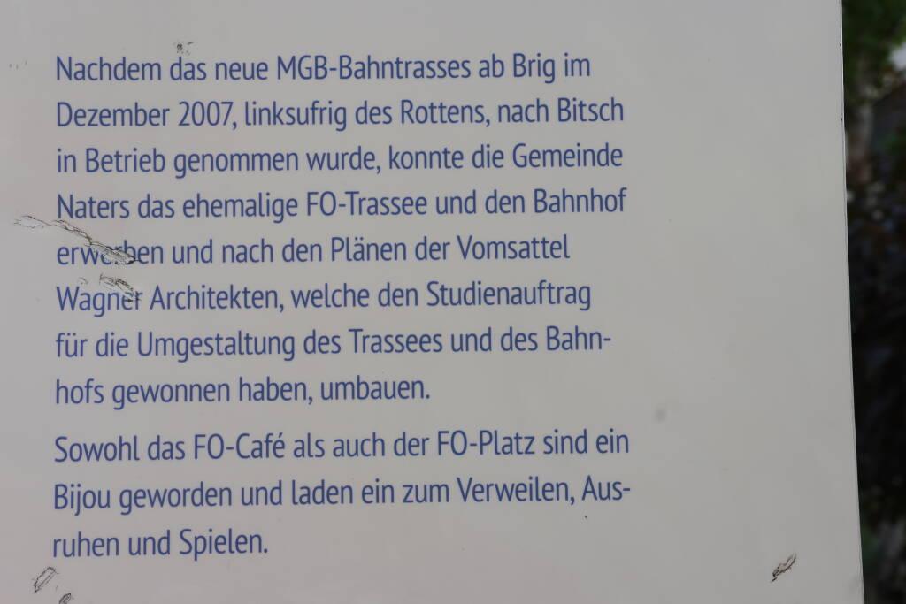After the tracks were relocated in 2007, the original route underwent a rebuild planned by Vomsattel Wagner Architekten.

The interesting thing here is though that the writer of the text precisely moved the verb to the very end of the first paragraph, while in the second paragraph they got tired and put the separable prefix just after the verb, not even at the end of the sentence.