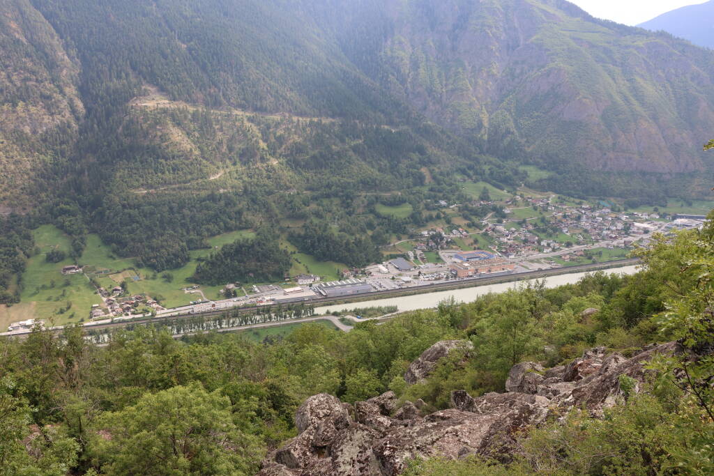 Lookout to the Rhôna valley.