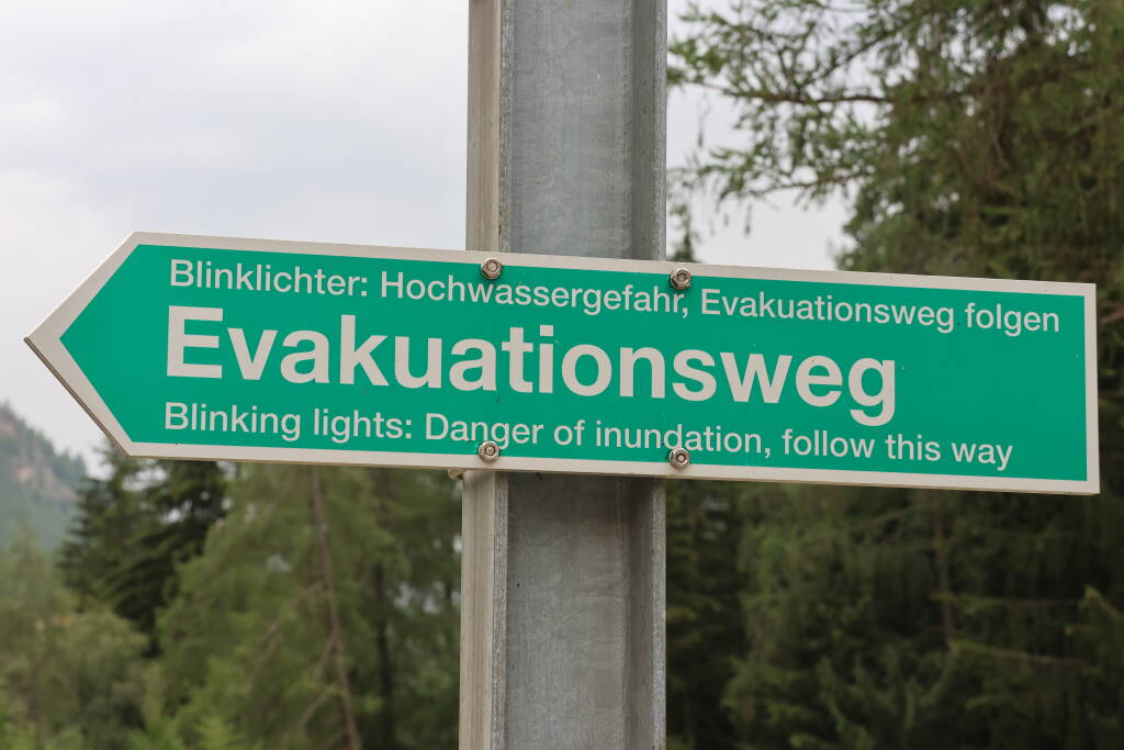 The Herbriggen station is in a flood-risk area. If the light is blinking, run away.