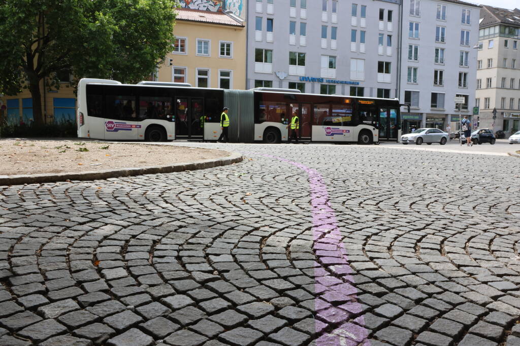 Last day, heading south … using a substitute bus transport for the underground.