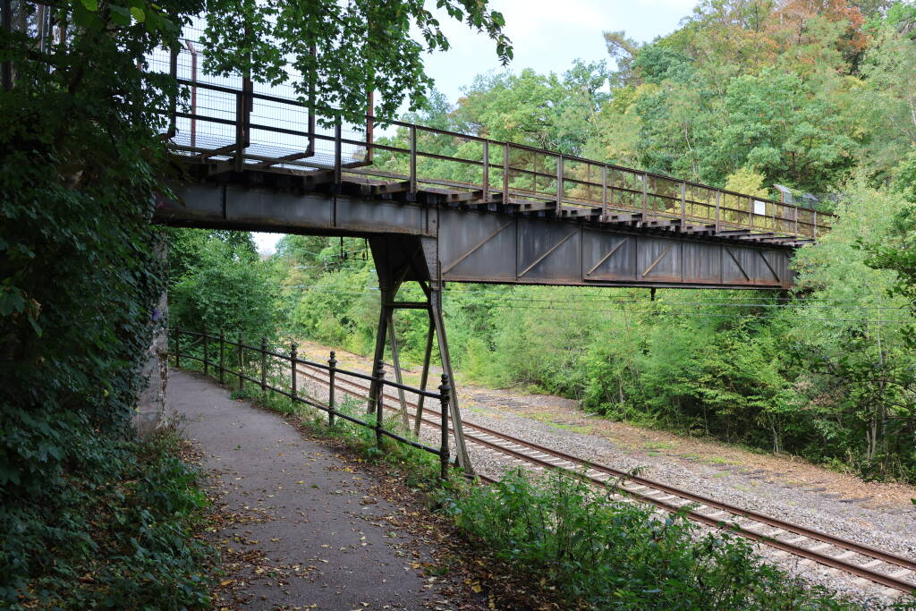 Historic bridge of Isartalbahn over the Lenggries railway. The map claims 