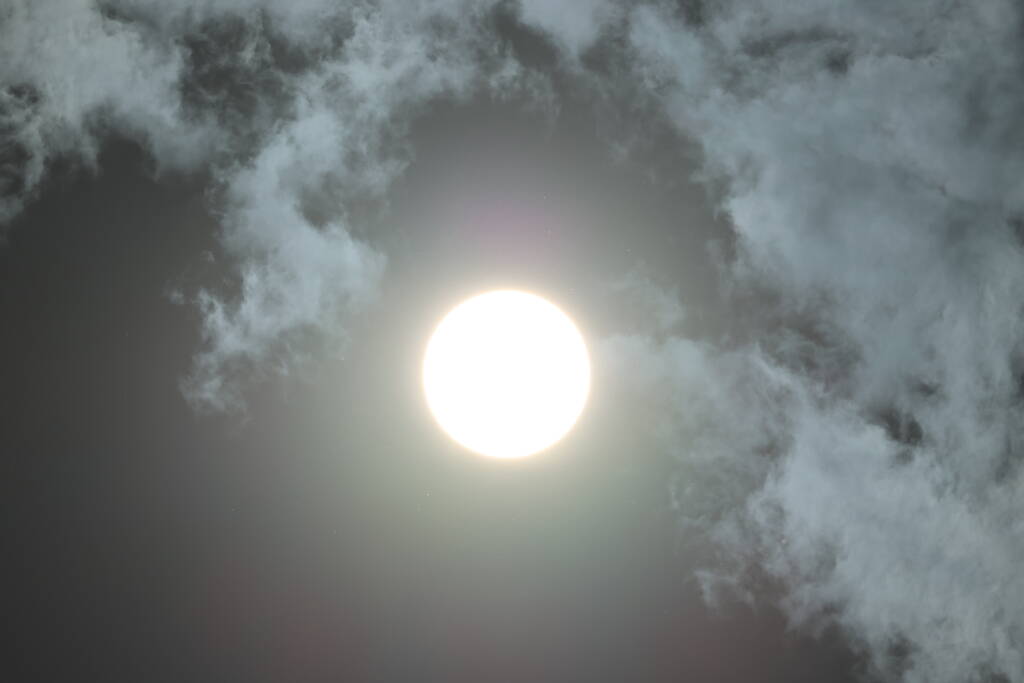 Second test photo, this time without clouds covering the sun.