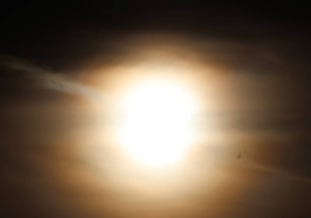 One would almost not recognize an eclipse from this.